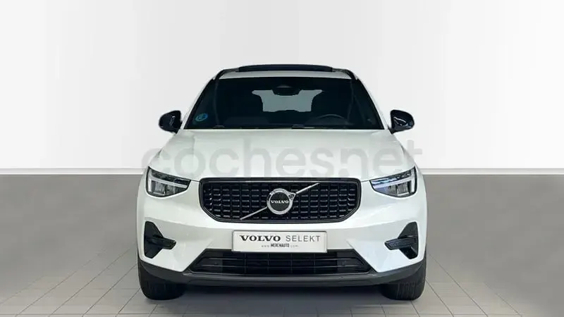 Usado Volvo XC40 Plus 163 CV (119 kW) 2025 Blanco SUV