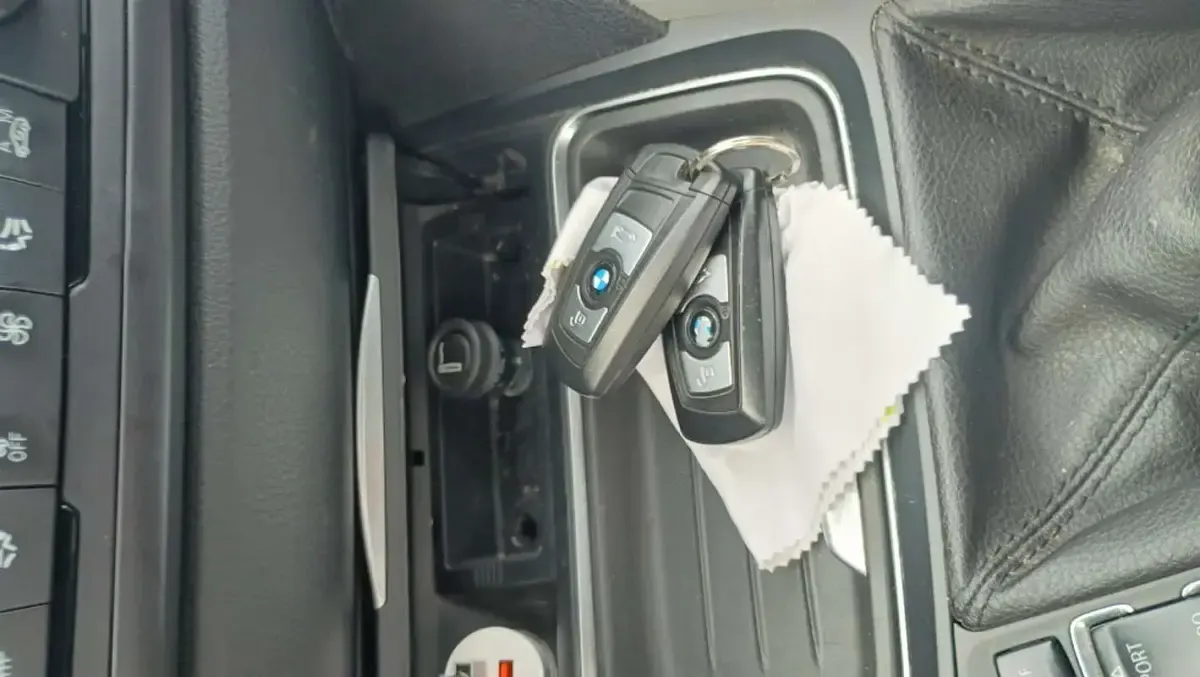 Usado BMW 318 143 CV (105 kW) 2013 Negro Familiar