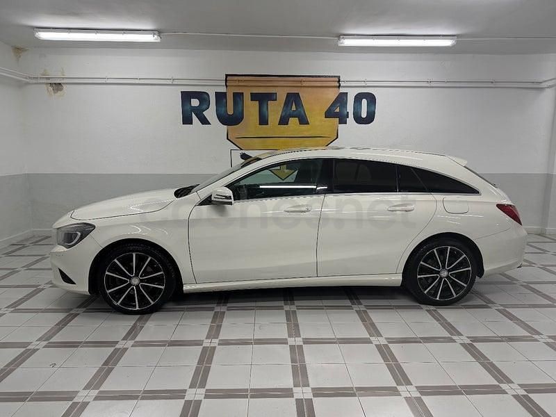 Usado Mercedes CLA200 Shooting Brake Urban 136 CV (100 kW) 2016 Blanco Familiar