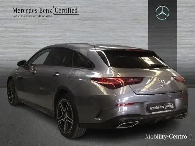 Usado Mercedes CLA250e 218 CV (160 kW) 2025 Gris montaña Coupe