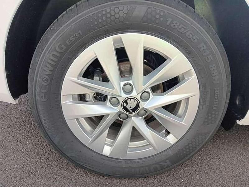 Nuevo Skoda Fabia Selection 95 CV (69 kW) 2025 Blanco Utilitario