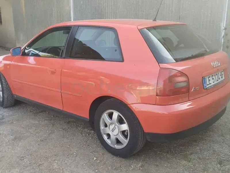Usado Audi A3 Ambition 180 CV (132 kW) 1999 Rojo Utilitario