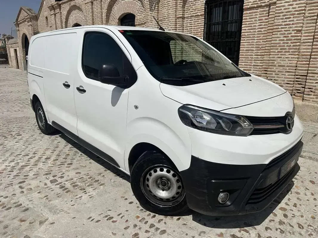 Usado Toyota Proace 140 CV (102 kW) 2021 Blanco Monovolumen