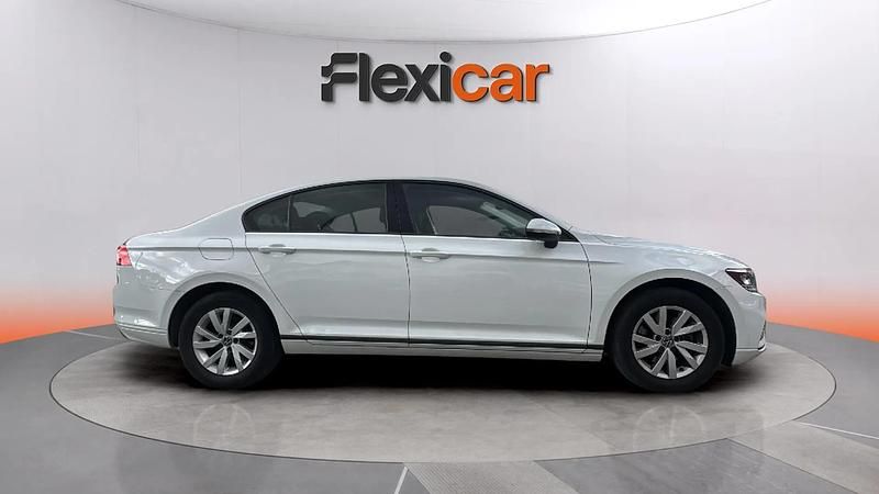 Usado VW Passat 122 CV (89 kW) 2020 Gris Berlina