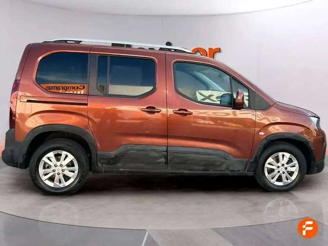 Usado Peugeot Rifter Allure 99 CV (72 kW) 2019 Naranja Monovolumen