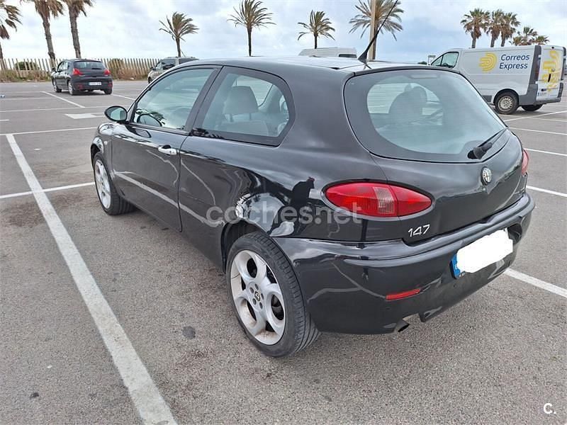 Negro Usado 2002 Alfa Romeo 147 Utilitario | 1200 € (Buen precio) - Imagen 1/3