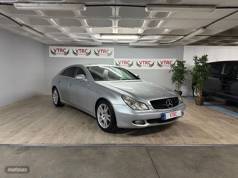 Plateado Usado 2006 Mercedes CLS350 Berlina | 11.800 € (Caro) - Imagen 1/4