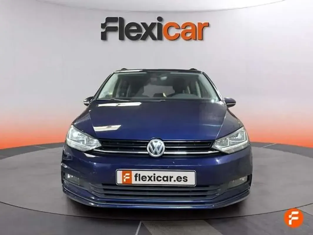 Usado VW Touran Business 122 CV (89 kW) 2021 Azul Monovolumen