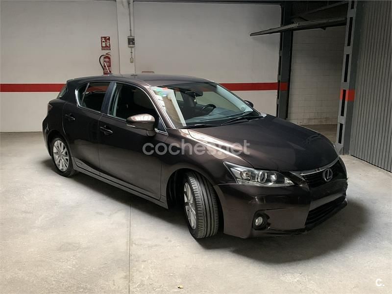 Usado Lexus CT200h 136 CV (100 kW) 2011 Marrón Berlina