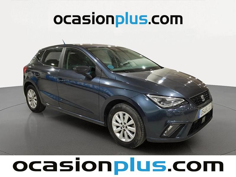 Usado Seat Ibiza Style Plus 110 CV (80 kW) 2022 Gris Utilitario