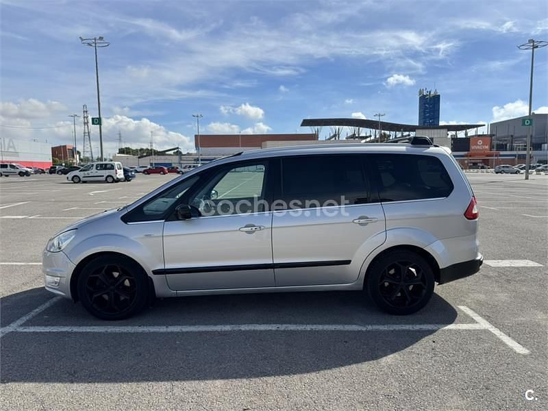 Usado Ford Galaxy Titanium 163 CV (119 kW) 2013 Gris / plata Monovolumen