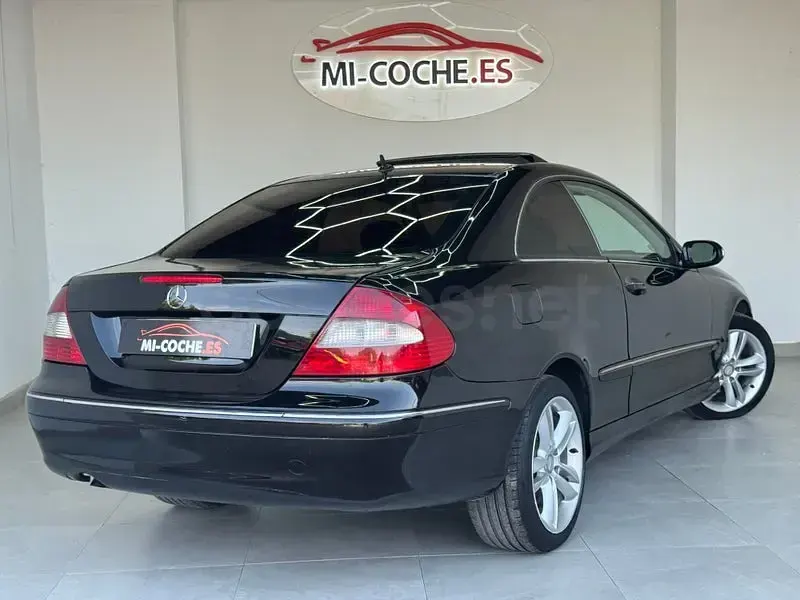 Usado Mercedes CLK220 Elegance 150 CV (110 kW) 2008 Negro Coupe