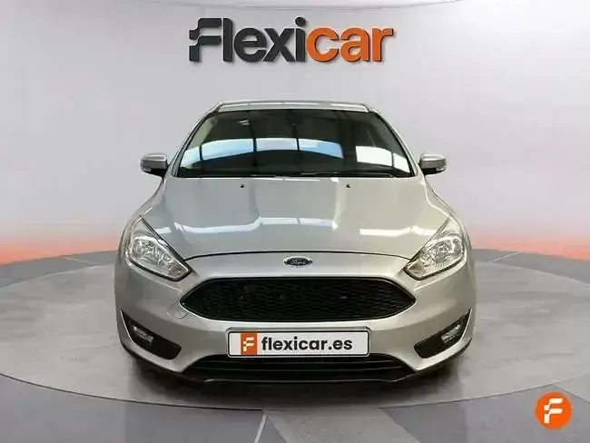 Usado Ford Focus Business Edition 120 CV (88 kW) 2017 Gris / plata Berlina