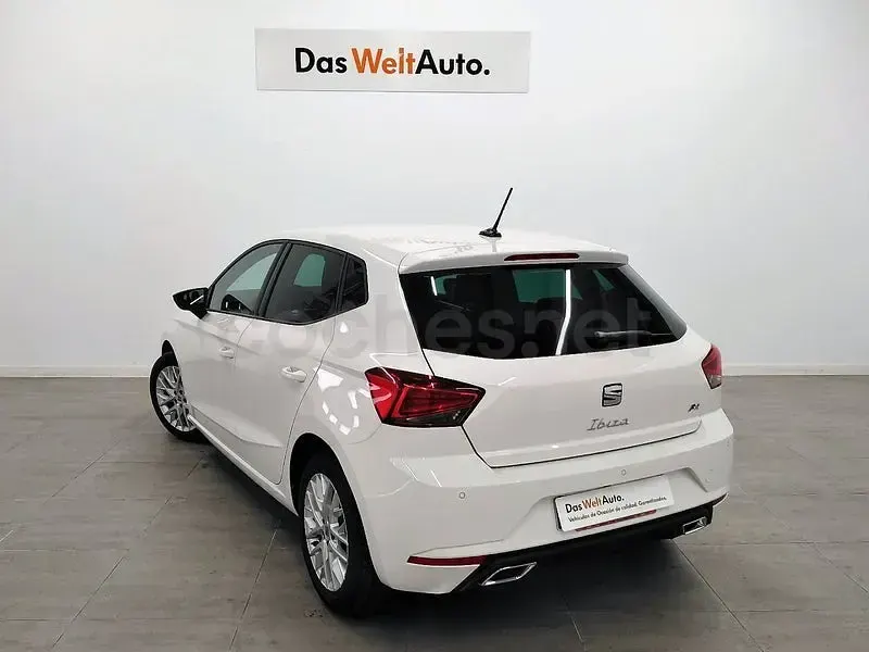 Usado Seat Ibiza FR 115 CV (84 kW) 2025 Blanco Utilitario