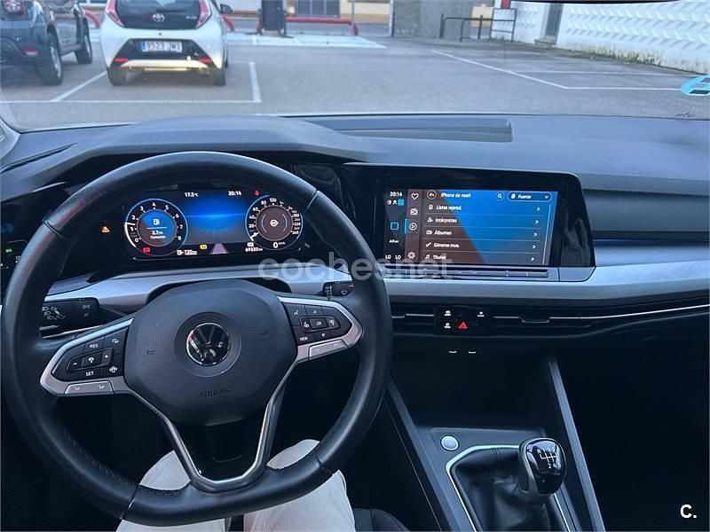 Usado VW Golf VIII Life 110 CV (80 kW) 2022 Blanco Berlina