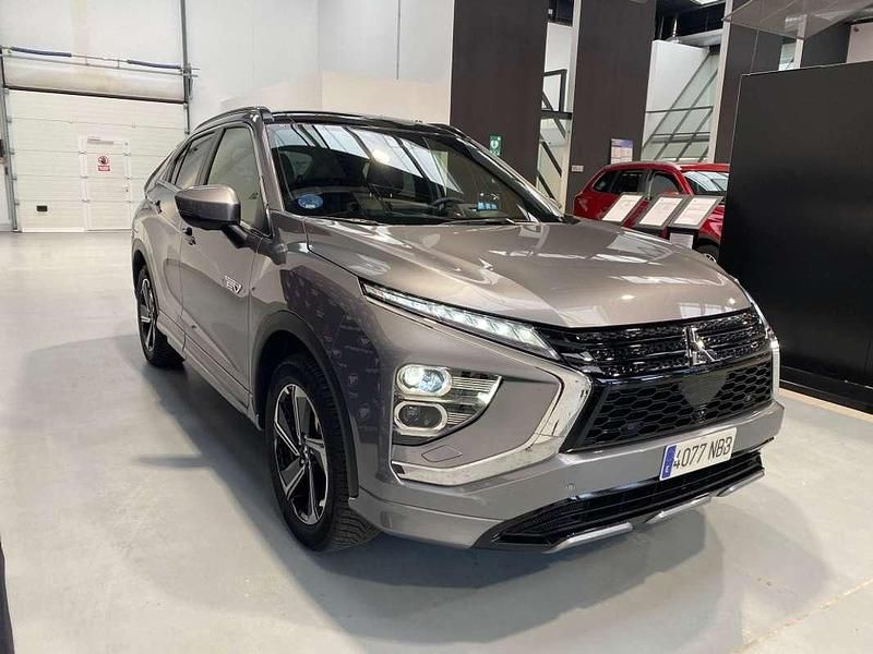 Usado Mitsubishi Eclipse Cross 188 CV (138 kW) 2025 Gris SUV