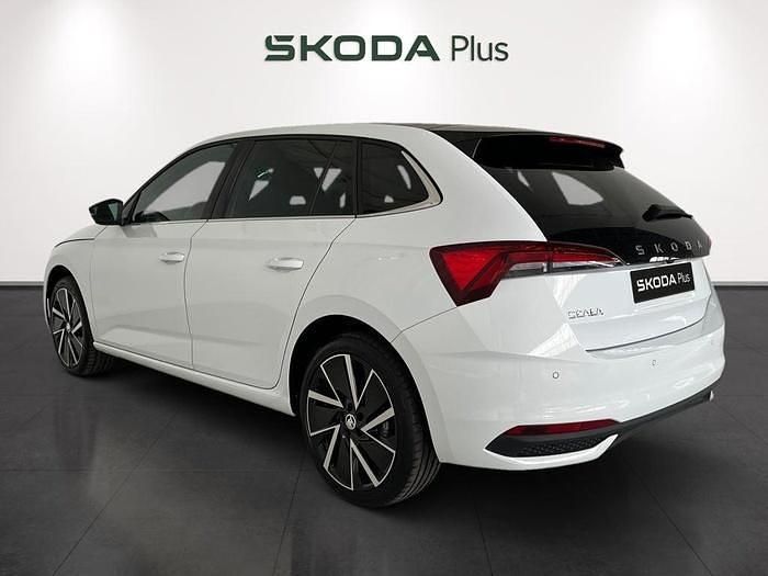 Blanco Usado 2024 Skoda Scala Utilitario | 20.190 € (Precio justo) - Imagen 1/4