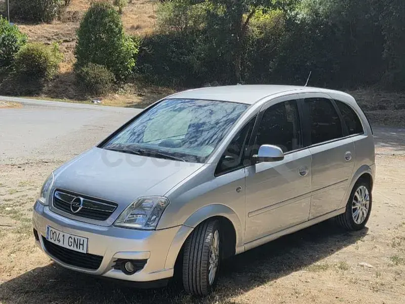 Usado Opel Meriva 100 CV (73 kW) 2009 Gris / plata Monovolumen