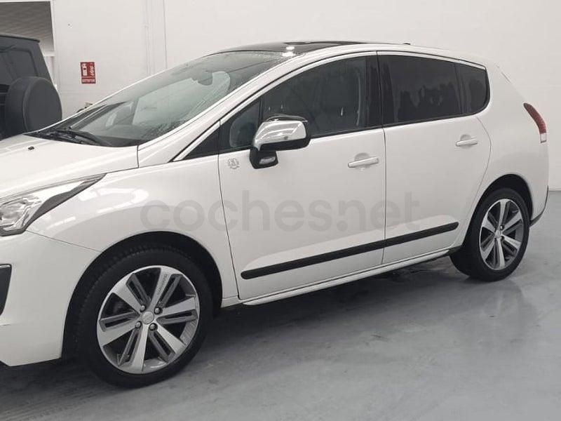Usado Peugeot 3008 Access 120 CV (88 kW) 2014 Gris / plata Familiar