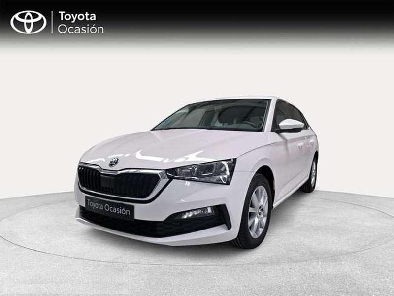 Usado Skoda Scala Sport 110 CV (80 kW) 2022 Blanco Utilitario