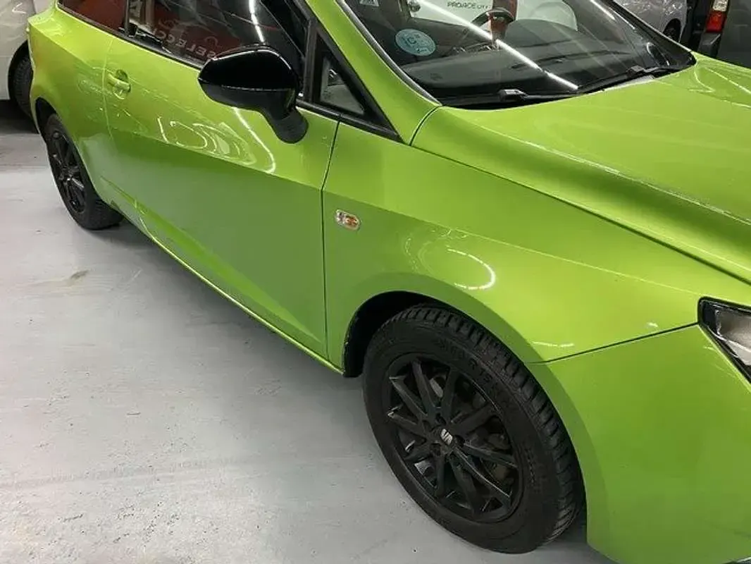 Usado Seat Ibiza SC Style 90 CV (66 kW) 2016 Verde Utilitario