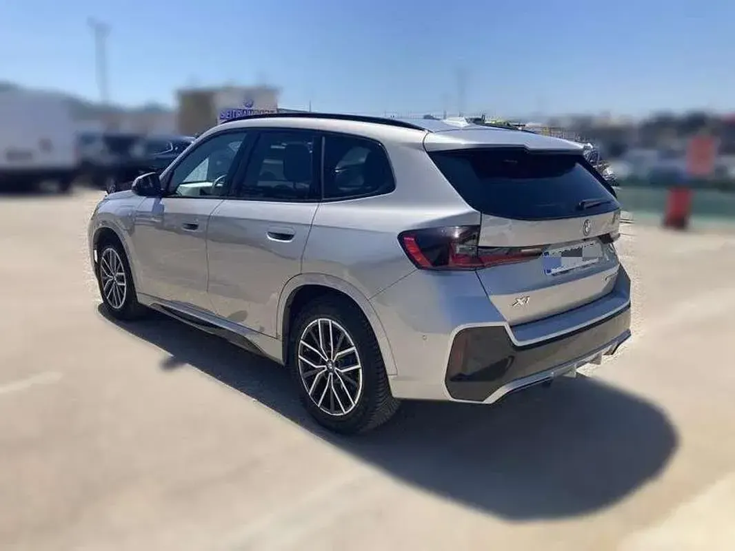 Usado BMW X1 245 CV (180 kW) 2025 Gris SUV