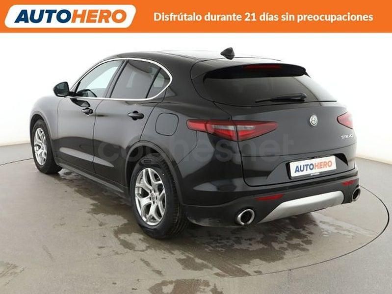 Usado Alfa Romeo Stelvio Super 190 CV (139 kW) 2020 Negro SUV