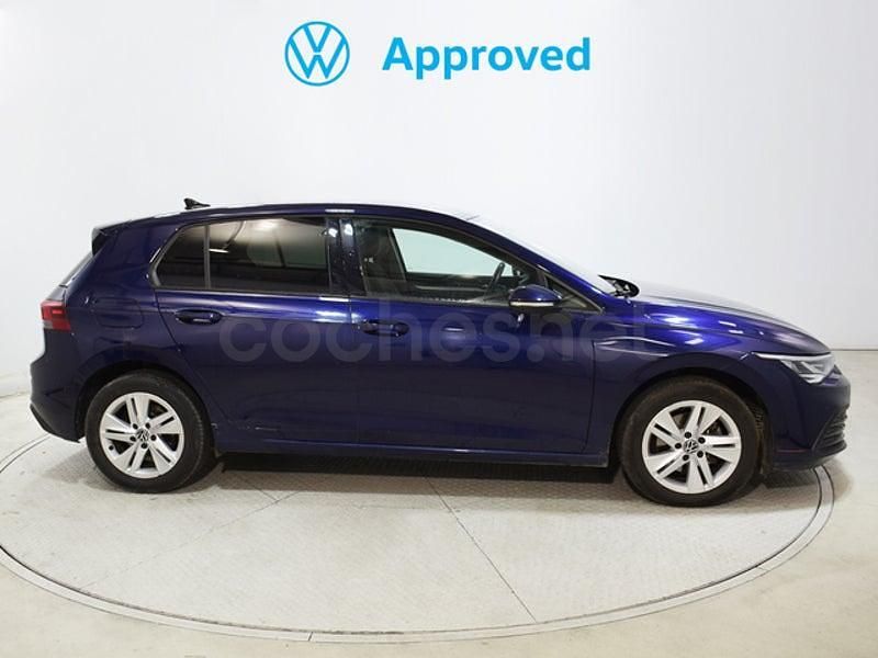 Usado VW Golf VIII Life 110 CV (80 kW) 2021 Azul Berlina