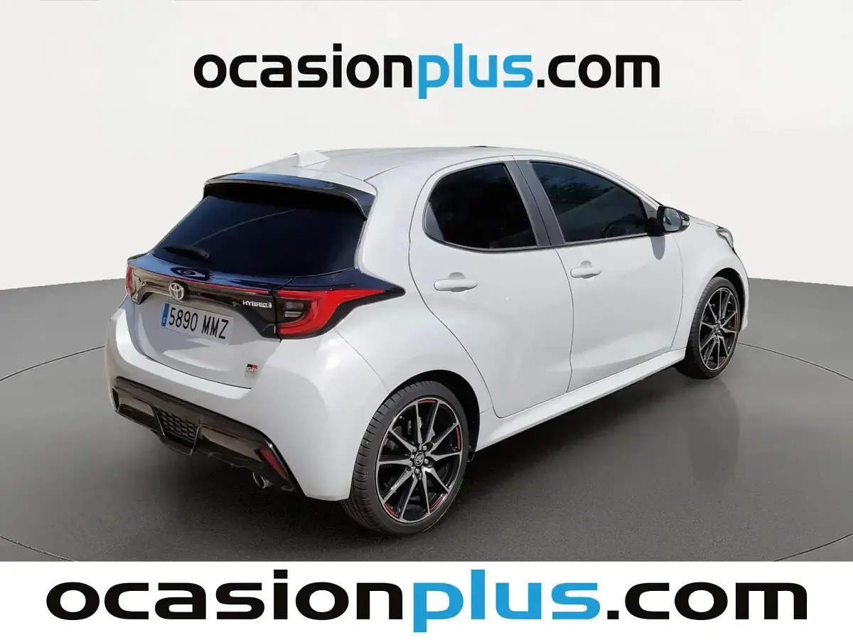 Usado Toyota Yaris Hybrid Sport 116 CV (85 kW) 2024 Blanco Berlina