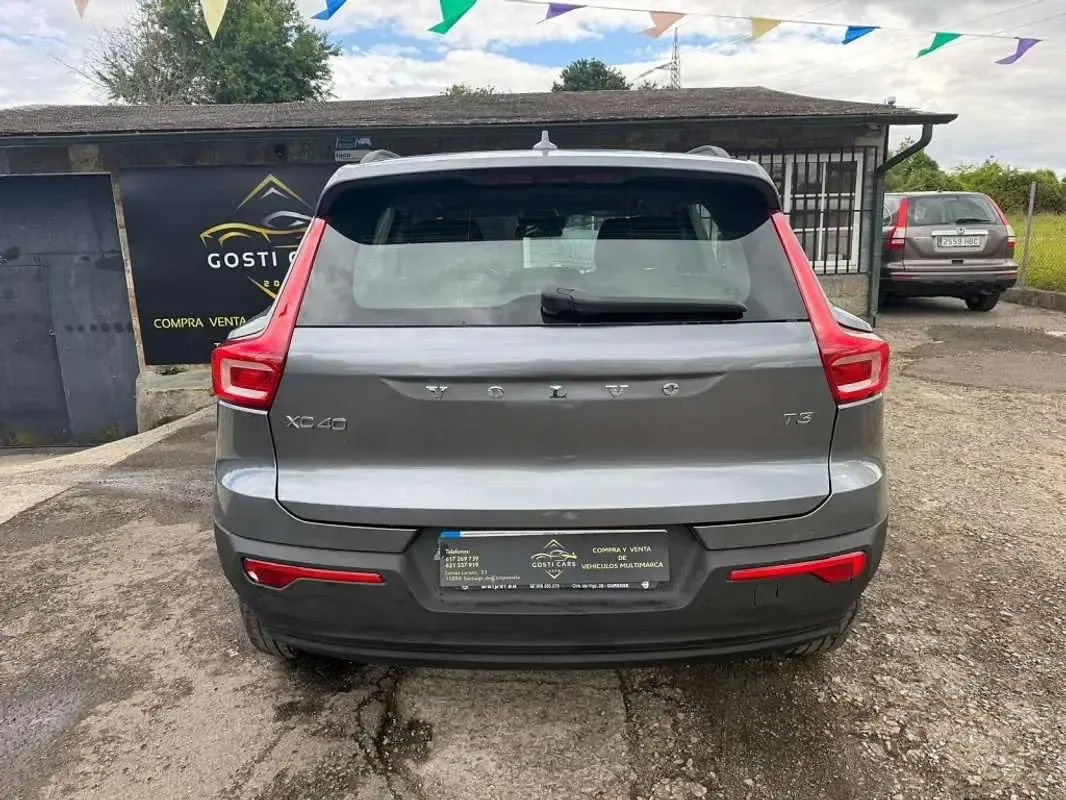 Usado Volvo XC40 Inscription 156 CV (114 kW) 2018 Gris SUV