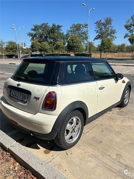 Usado Mini ONE 90 CV (66 kW) 2008 Beige Utilitario