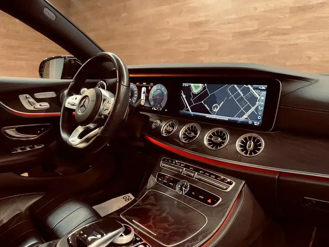 Usado Mercedes E350 306 CV (225 kW) 2018 Burdeos Coupe