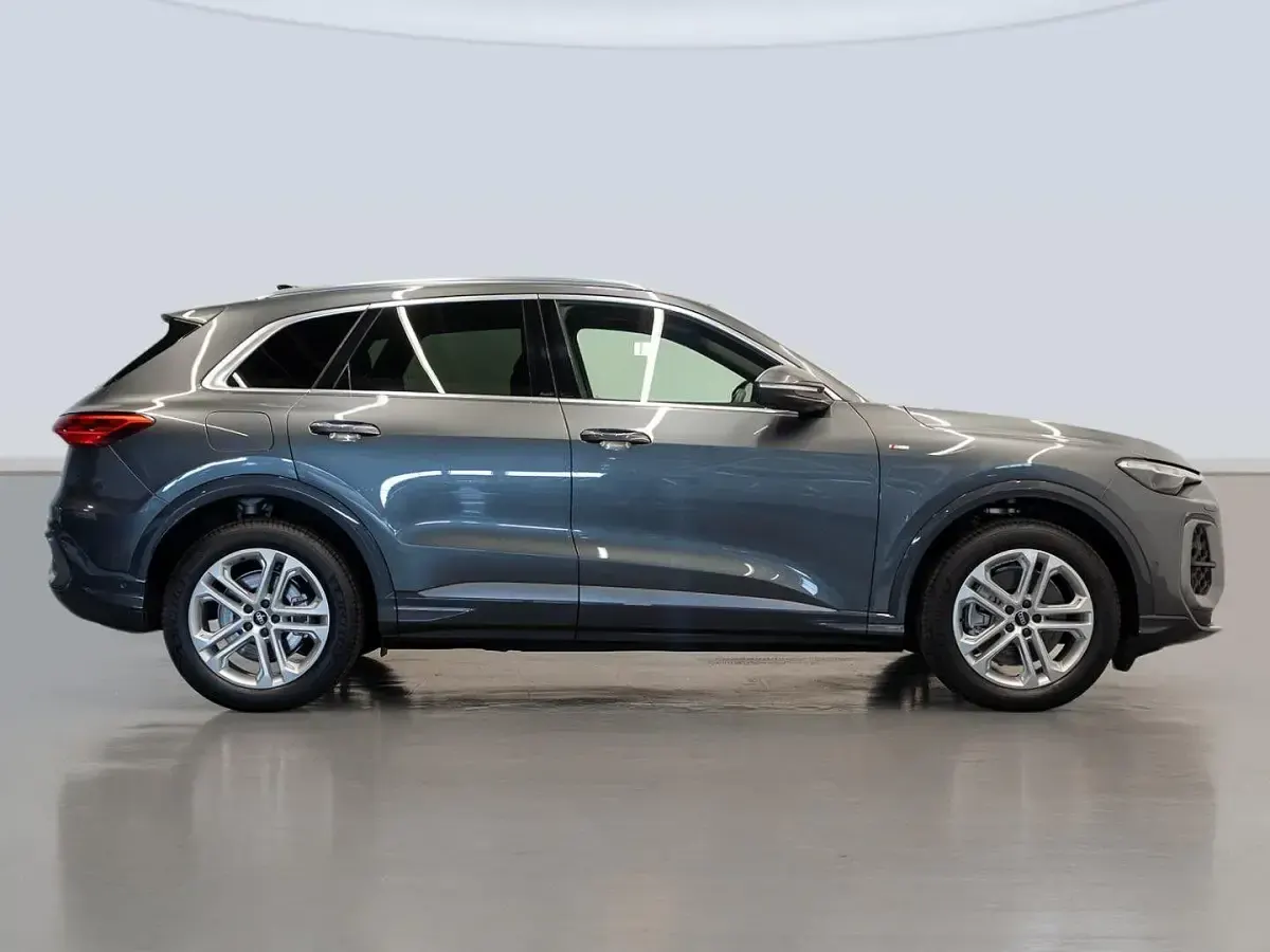 Usado Audi Q5 S-Line 204 CV (150 kW) 2025 Gris SUV