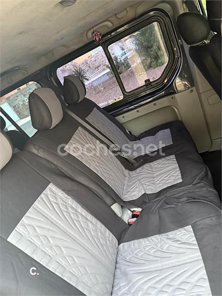Usado Opel Vivaro 145 CV (106 kW) 2017 Negro Monovolumen
