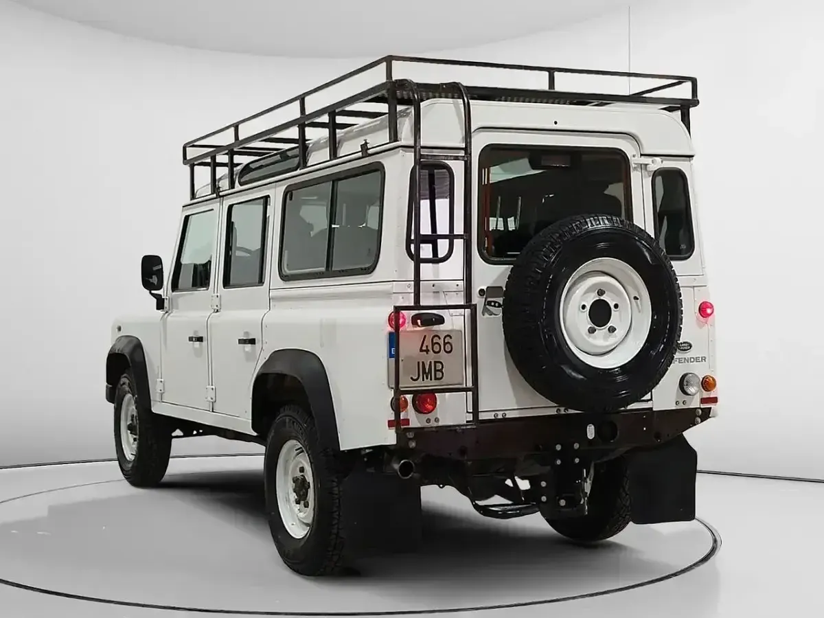 Begagnad Land Rover Defender SE 122 HK (89 kW) 2016 Vit Kombi