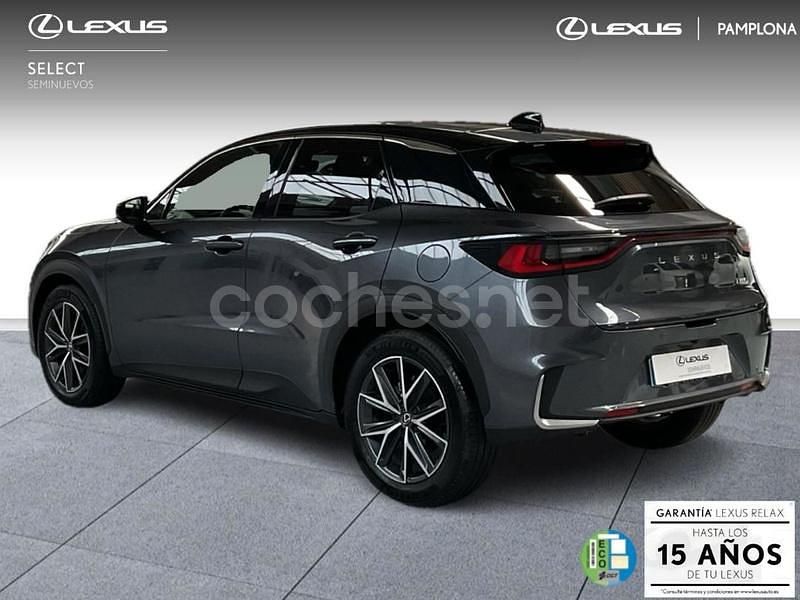 Usado Lexus LBX 136 CV (100 kW) 2024 Gris / plata SUV
