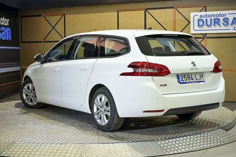 Usado Peugeot 308 Active 99 CV (72 kW) 2020 Blanco Familiar