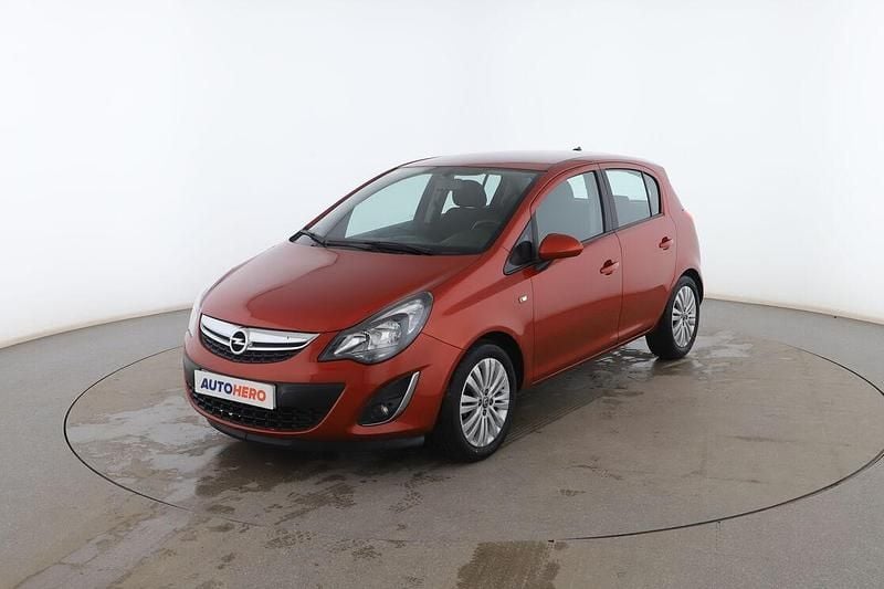 Usado Opel Corsa Selective 85 CV (62 kW) 2013 Rojo Utilitario