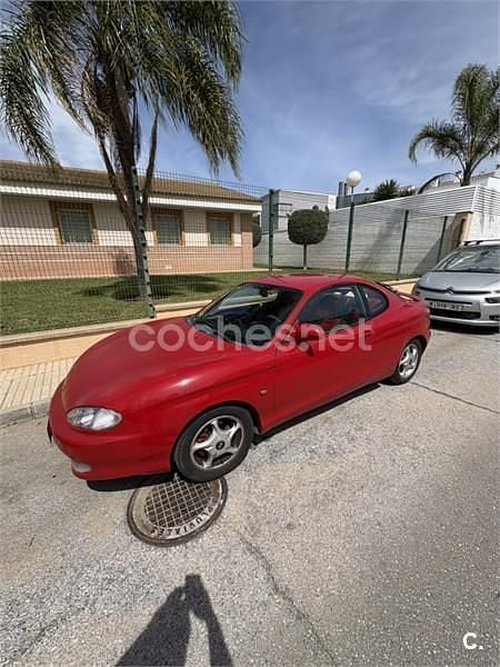 Usado Hyundai Coupé 114 CV (83 kW) 1997 Rojo Coupe