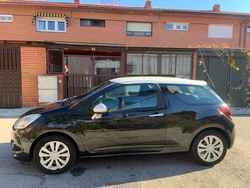 Usado Citroën DS3 95 CV (69 kW) 2010 Gris Utilitario