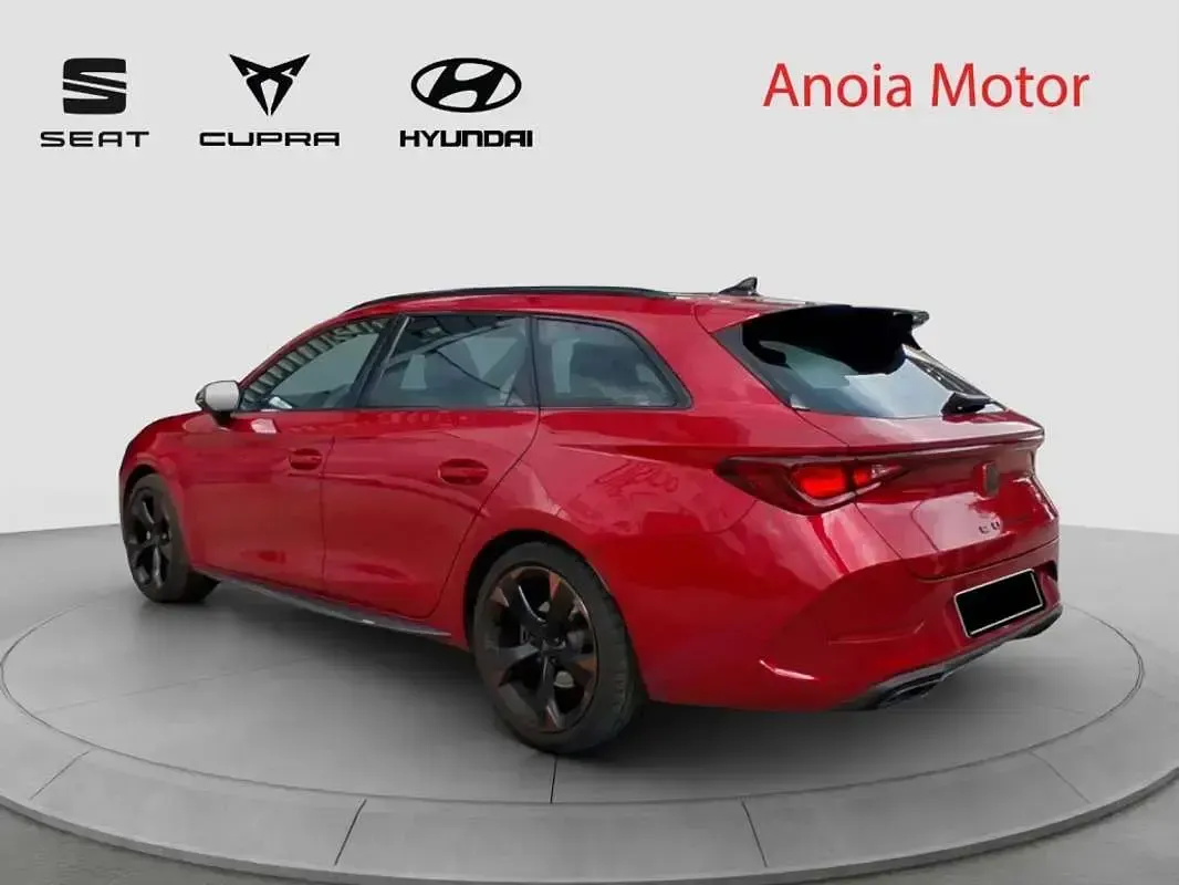 Usado Cupra Leon 190 CV (139 kW) 2023 Rojo Familiar