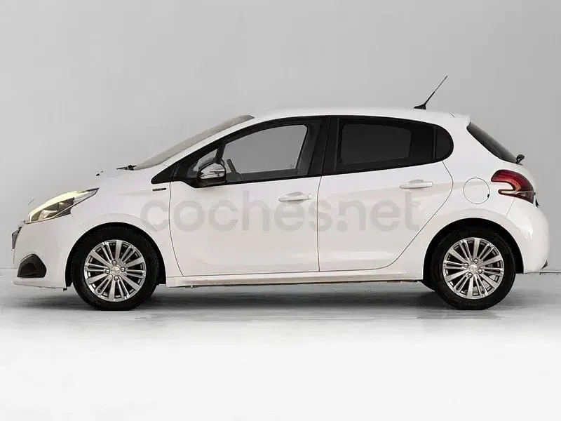 Usado Peugeot 208 Signature Sky 99 CV (72 kW) 2019 Blanco Utilitario
