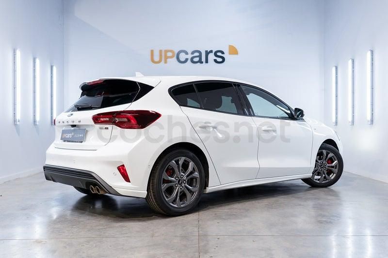 Usado Ford Focus ST-Line 125 CV (91 kW) 2022 Blanco Berlina