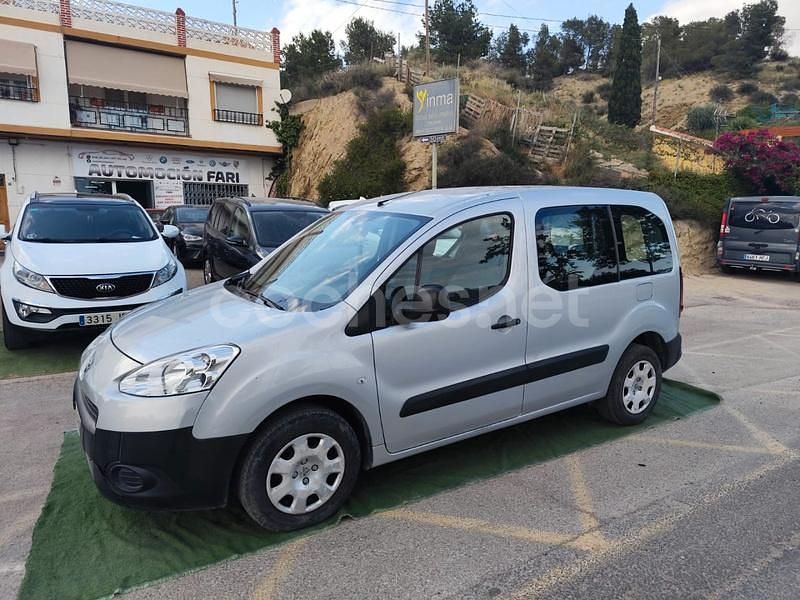 Gris / plata Usado 2014 Peugeot Partner Tepee Active Monovolumen | 5900 € - Imagen 1/4