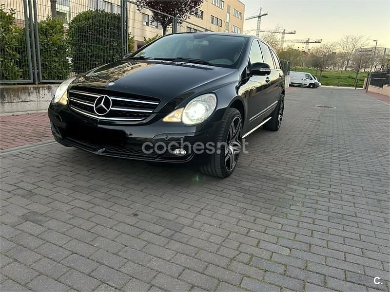 Usado Mercedes R350 224 CV (164 kW) 2008 Negro Familiar