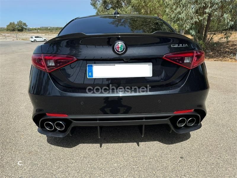 Begagnad Alfa Romeo Giulia Quadrifoglio 510 HK (375 kW) 2018 Svart Sedan