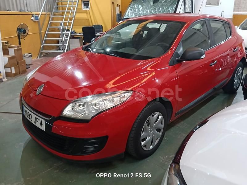 Usado Renault Mégane III Dynamique 110 CV (80 kW) 2012 Rojo Berlina