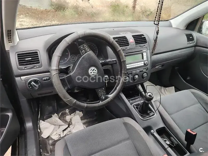 Usado VW Golf IV Conceptline 90 CV (66 kW) 2005 Negro Berlina