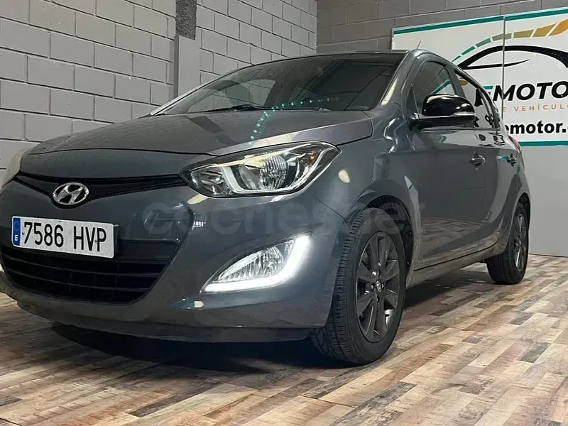 Begagnad Hyundai i20 GO! 85 HK (62 kW) 2014 Grå Halvkombi