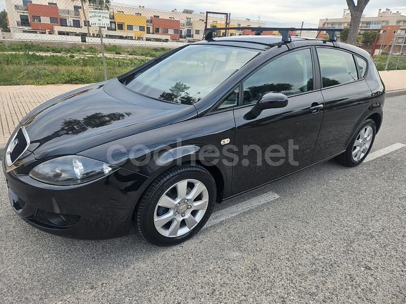 Negro Usado 2009 Seat Leon Ecomotive Berlina | 4800 € (Precio justo) - Imagen 1/4